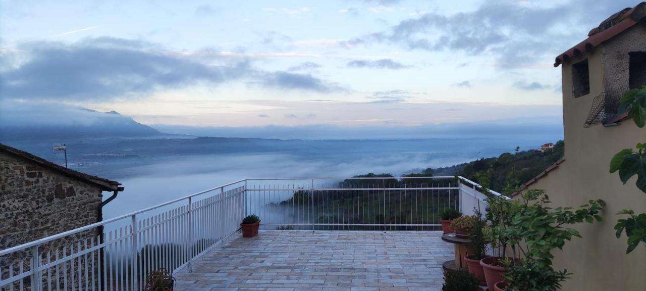 Casa In The Clouds Bed and Breakfast Stimigliano Exteriör bild